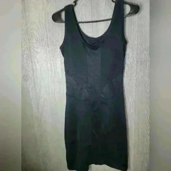 Shape Sational Ultimate Shaper size Medium. 96% poly 4% spandex. - Picture 3 of 5